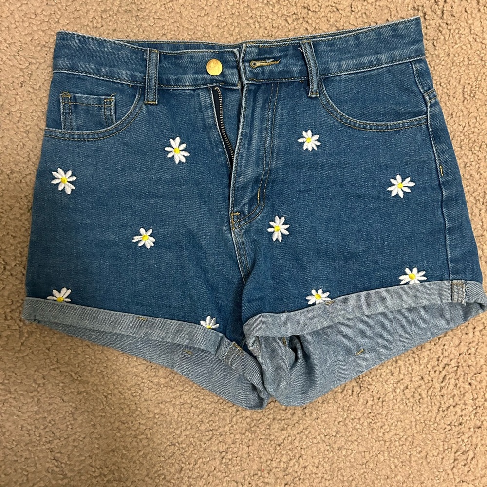 Jean Shorts With Small Flowers